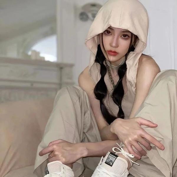 夜晚的水母不会游泳
